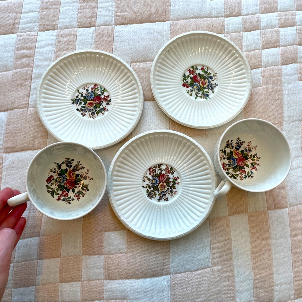 ADORABLE Wedgwood Edme Conway Sets, 2 Cups and 3 Saucers,‎ Vintage